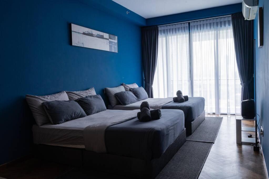 Deluxe Seaview Suite Twin Bed By The Only Bnb Tanjung Tokong Exterior foto