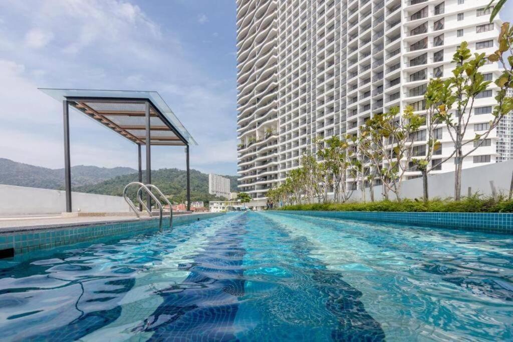 Deluxe Seaview Suite Twin Bed By The Only Bnb Tanjung Tokong Exterior foto